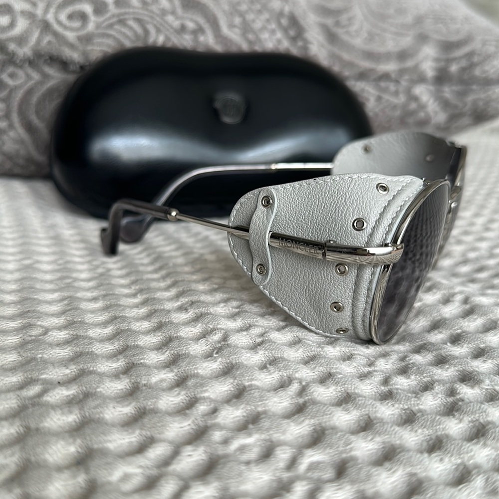 Moncler Blazon frame sunglasses, grey color perfect condition